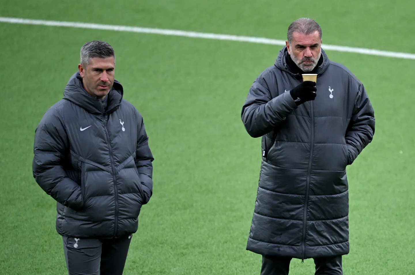 星空体育官方网站费耶诺德发布备战花絮，清晨止住颓势，葡超任务艰巨，球队文化再被提及的简单介绍