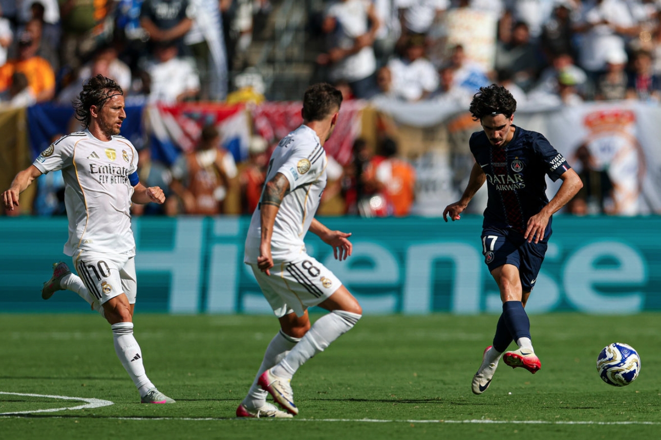 关于意大利杯倒计时；马赛赛前远射贴柱；细节引发关注；赛场秩序良好；球队文化再被提及的信息